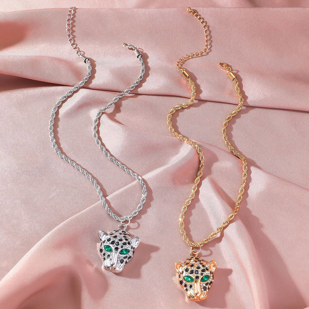 Shining Leopard Water Diamond Inlaid Necklace